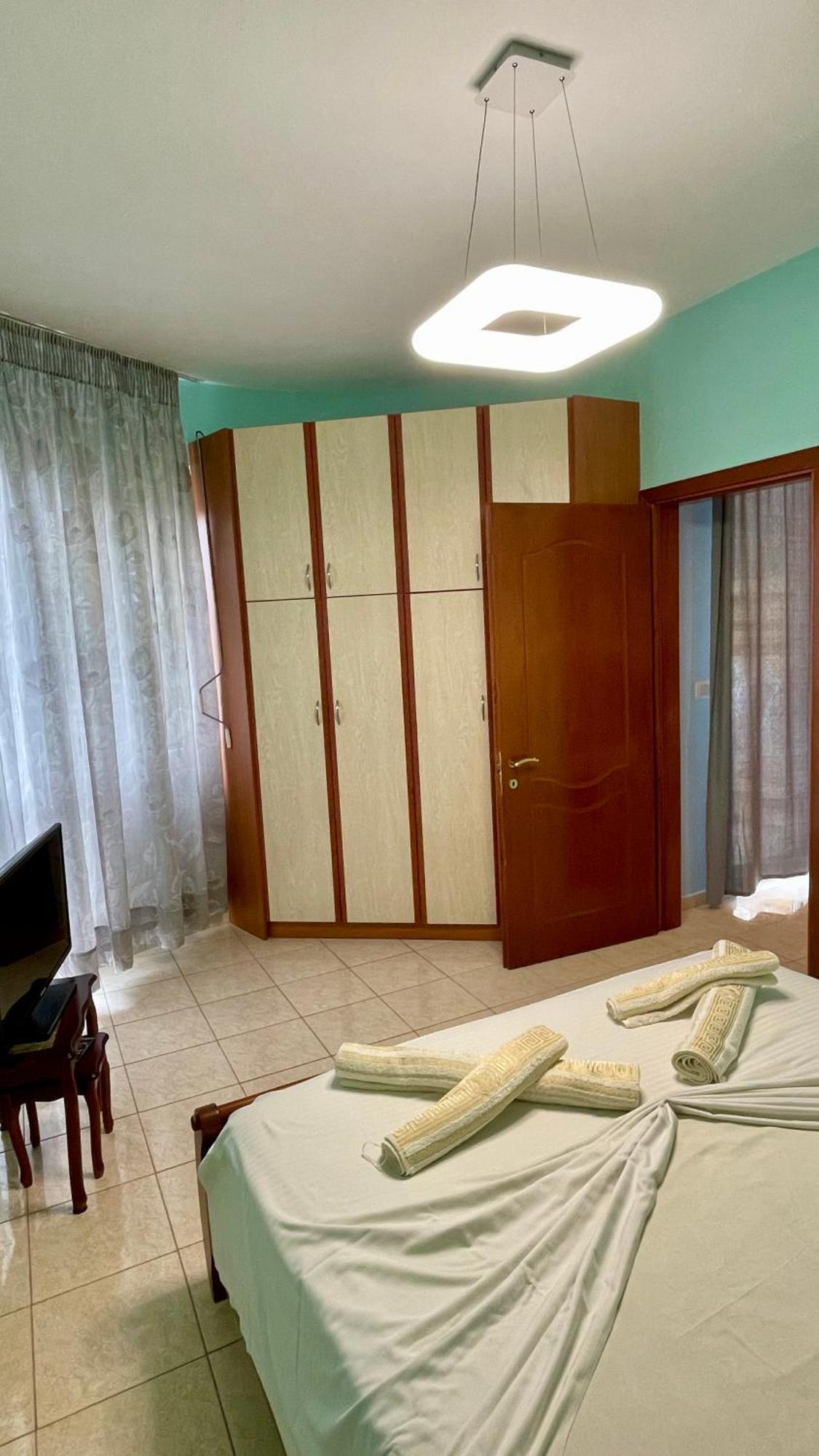 Sea Breeze Apartment ساراندا المظهر الخارجي الصورة