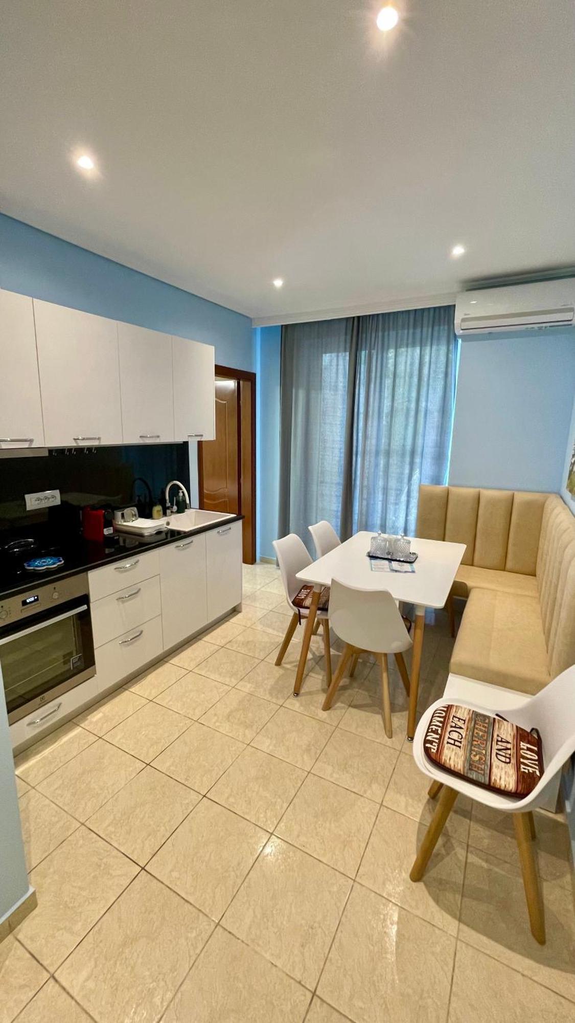 Sea Breeze Apartment ساراندا المظهر الخارجي الصورة